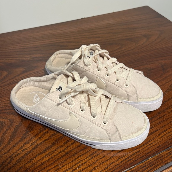 Nike slide ons - Picture 4 of 4